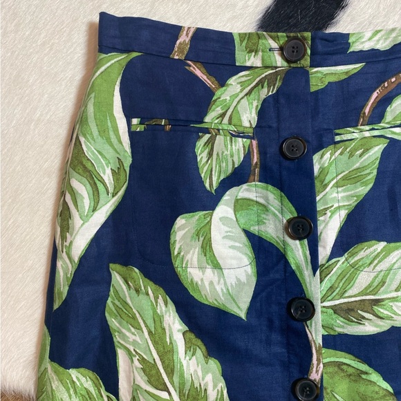 Ann Taylor Women's Skirt in a blue and green floral tropical print - Picture 5 of 8
